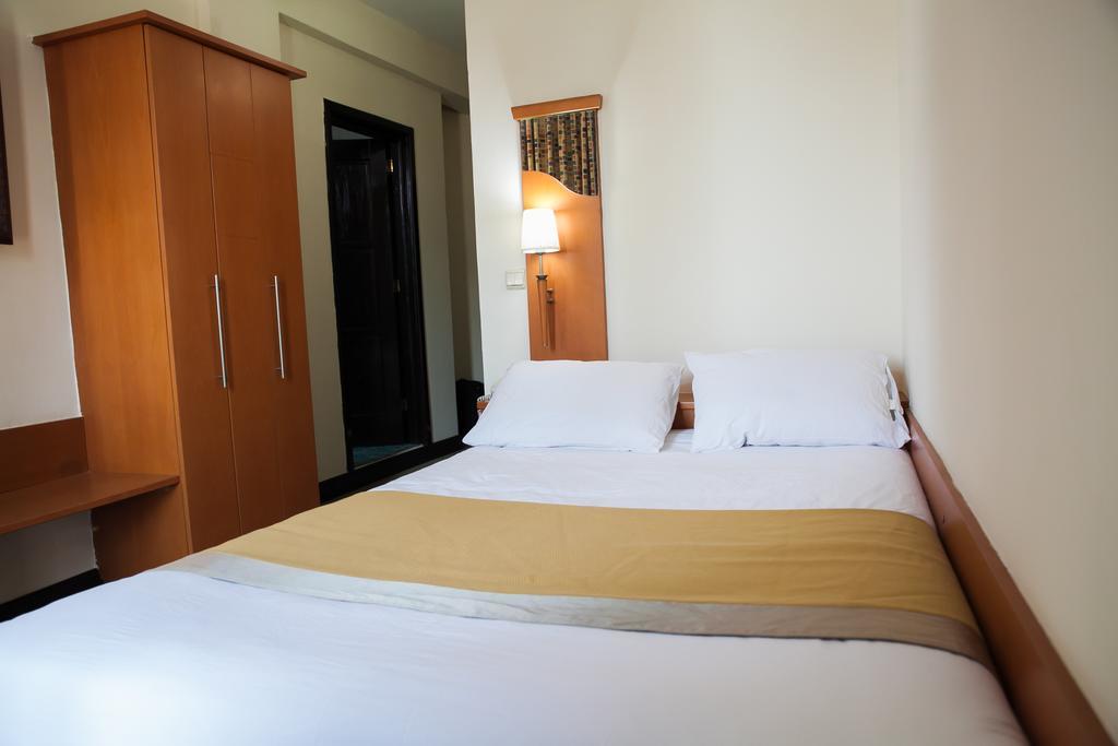 Gorillas City Centre Hotel Kigali Exteriör bild