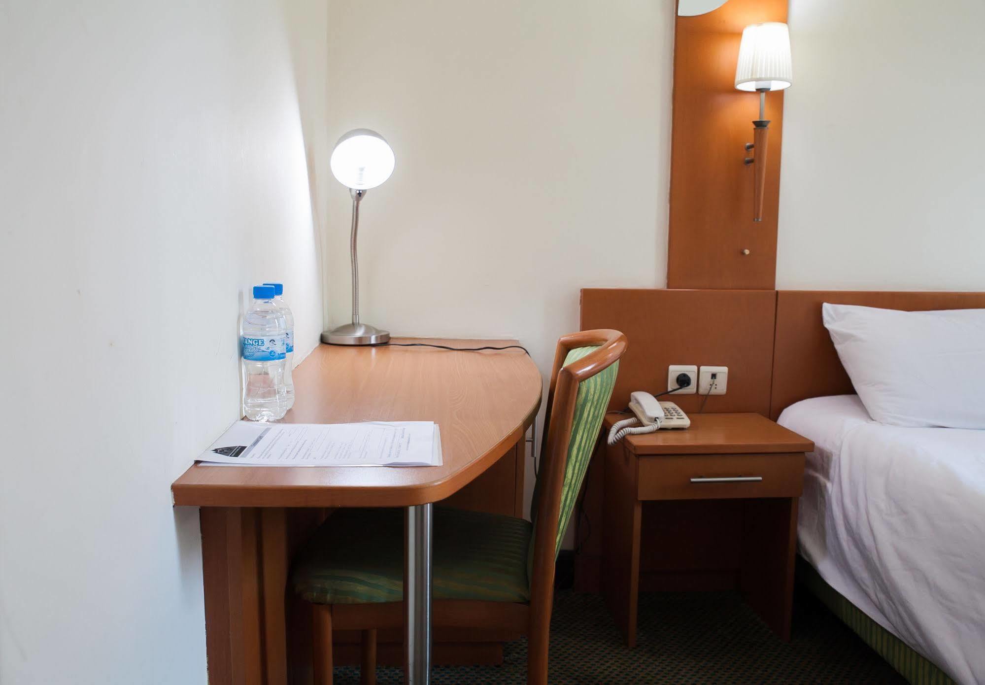 Gorillas City Centre Hotel Kigali Exteriör bild