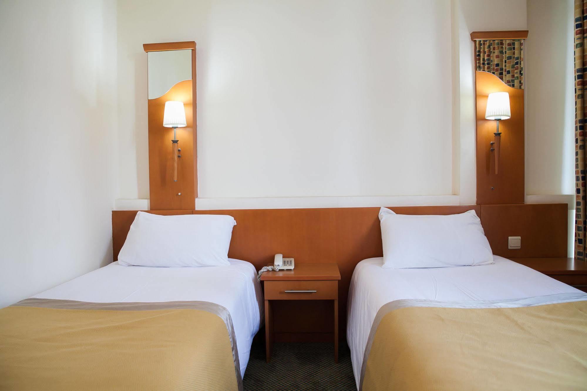Gorillas City Centre Hotel Kigali Exteriör bild
