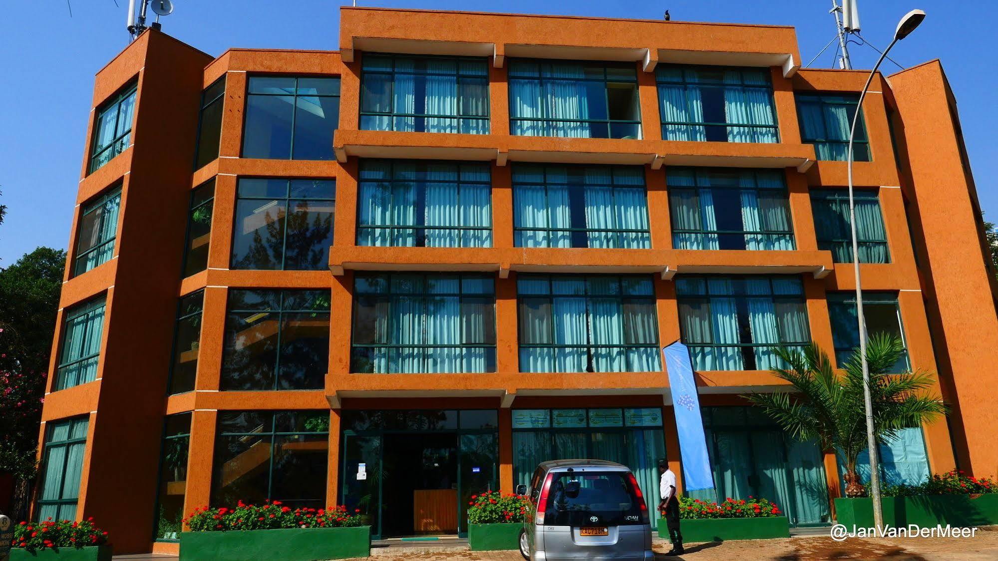 Gorillas City Centre Hotel Kigali Exteriör bild